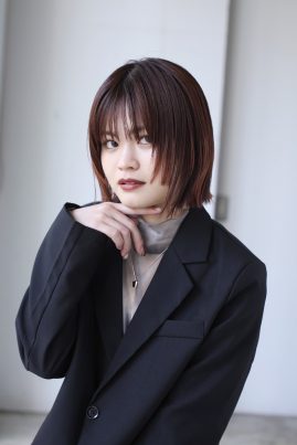ぱつッとボブ×ルーツカラー
